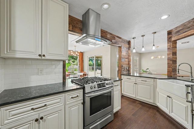2314 Chestnut Oak Place, The Woodlands, TX 77380