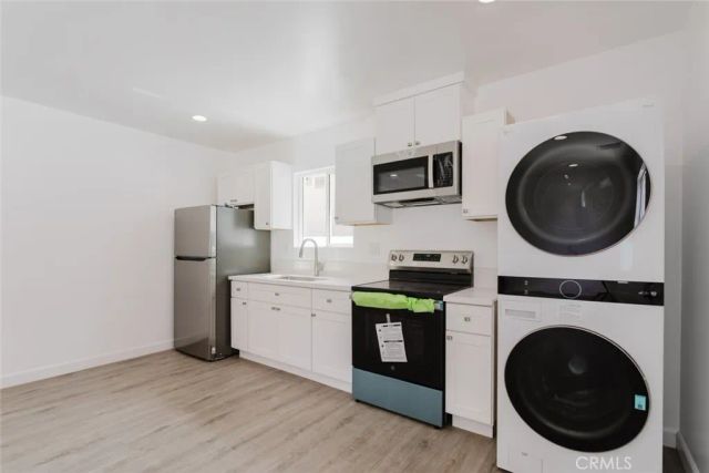 18310 Gresham Street, Northridge, CA 91325
