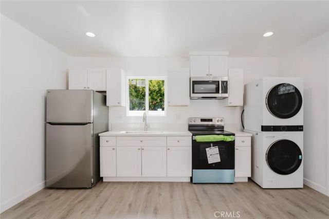 18310 Gresham Street, Northridge, CA 91325