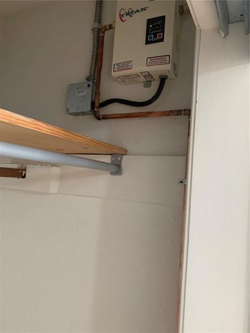 5616 Arthur St North, Hollywood, FL 33021