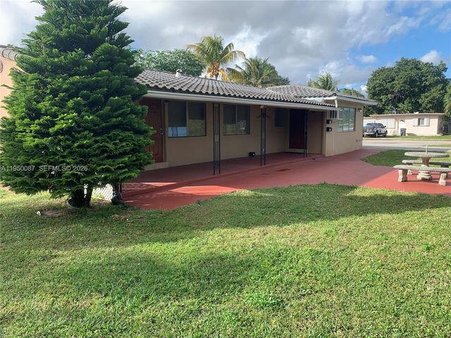 5616 Arthur St North, Hollywood, FL 33021