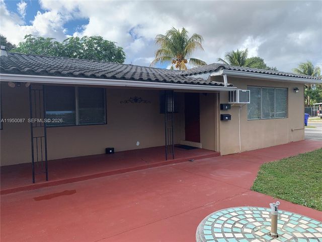 5616 Arthur St North, Hollywood, FL 33021