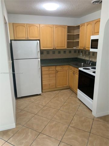 5616 Arthur St North, Hollywood, FL 33021