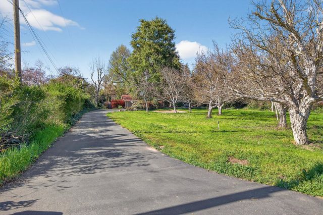 9729 Hildreth Ln, Stockton, CA 95212