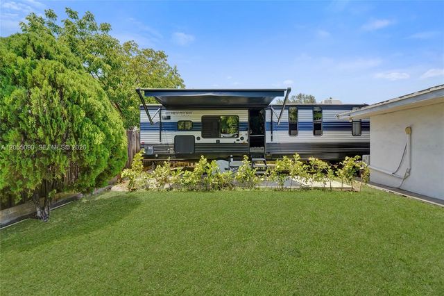 2531 Whale Harbor Lane, Fort Lauderdale, FL 33312