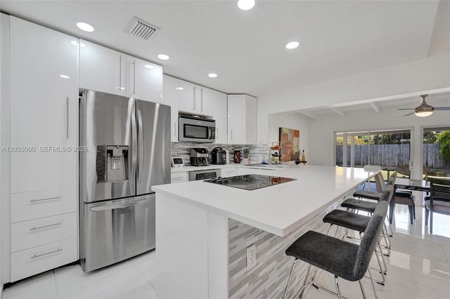 2531 Whale Harbor Lane, Fort Lauderdale, FL 33312
