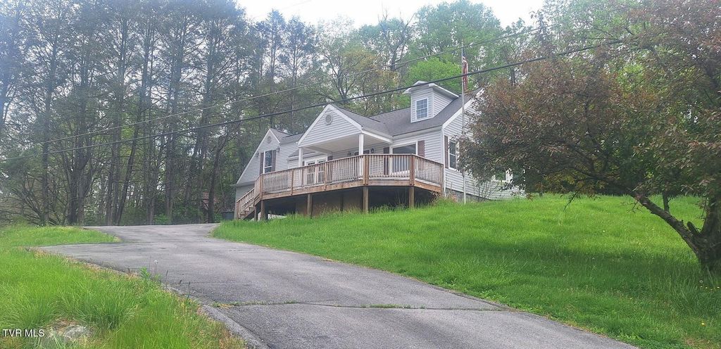 1638 Charlotte Drive, Elizabethton, TN 37643