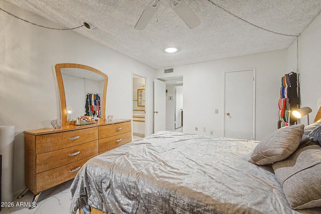 10020 W ROYAL OAK Road F, Sun City, AZ 85351