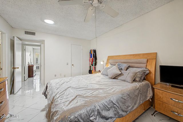 10020 W ROYAL OAK Road F, Sun City, AZ 85351