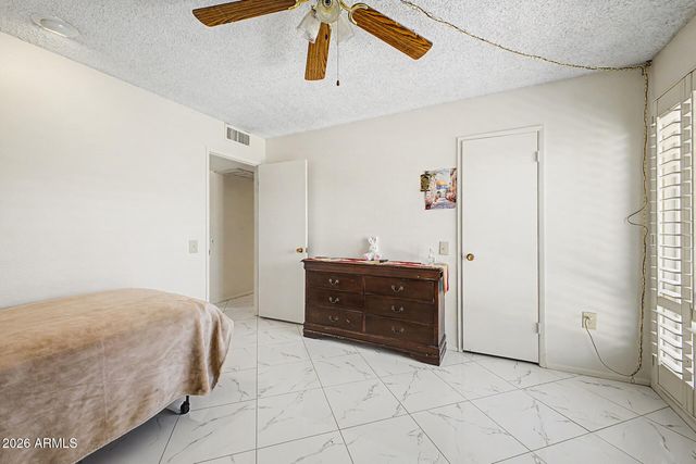 10020 W ROYAL OAK Road F, Sun City, AZ 85351