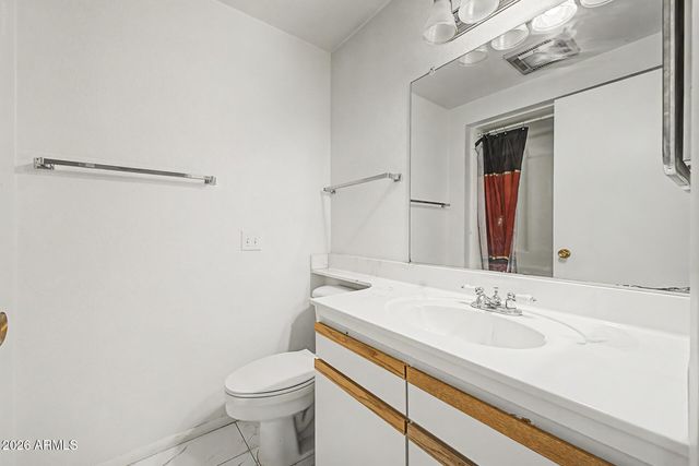 10020 W ROYAL OAK Road F, Sun City, AZ 85351