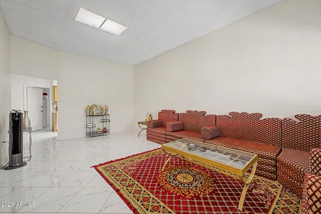 10020 W ROYAL OAK Road F, Sun City, AZ 85351