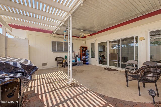 10020 W ROYAL OAK Road F, Sun City, AZ 85351