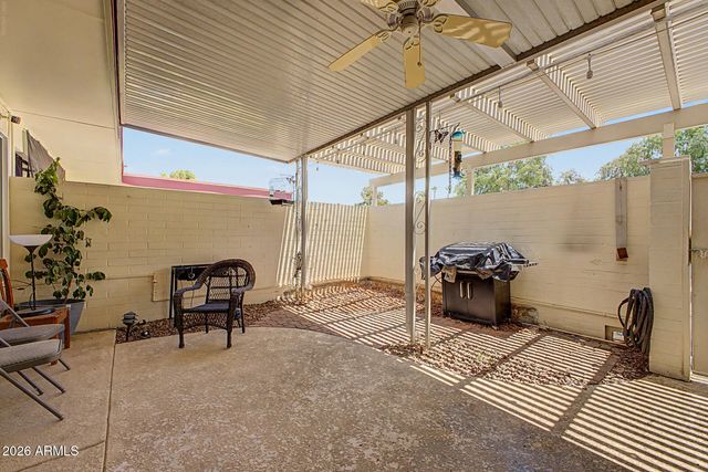 10020 W ROYAL OAK Road F, Sun City, AZ 85351