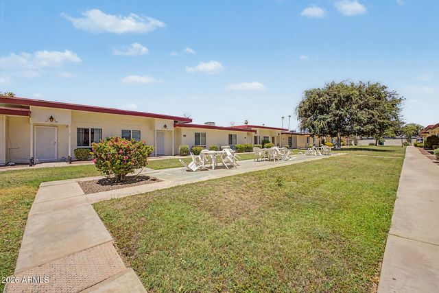 10020 W ROYAL OAK Road F, Sun City, AZ 85351