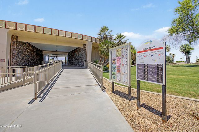 10020 W ROYAL OAK Road F, Sun City, AZ 85351