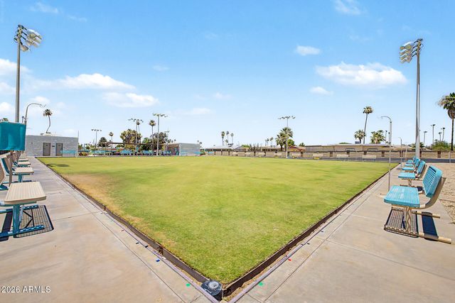 10020 W ROYAL OAK Road F, Sun City, AZ 85351