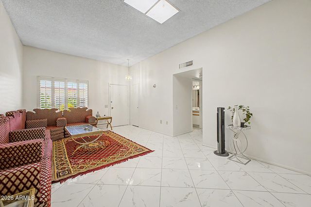 10020 W ROYAL OAK Road F, Sun City, AZ 85351