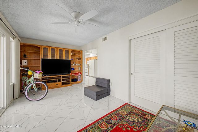 10020 W ROYAL OAK Road F, Sun City, AZ 85351