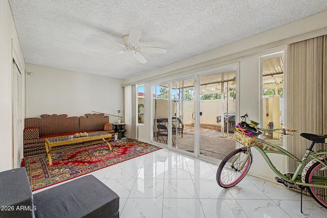 10020 W ROYAL OAK Road F, Sun City, AZ 85351