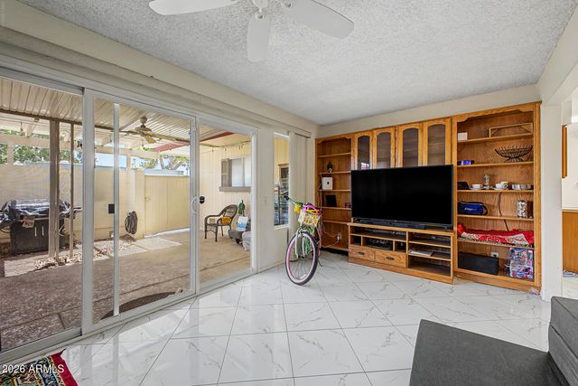 10020 W ROYAL OAK Road F, Sun City, AZ 85351