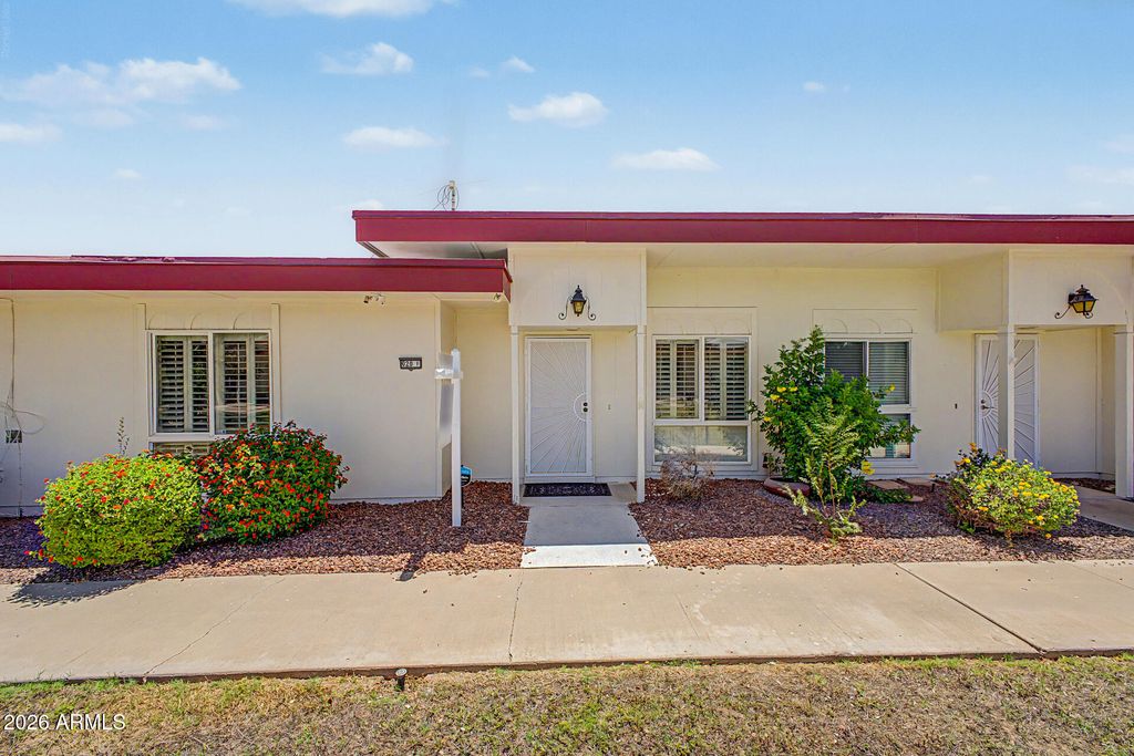 10020 W ROYAL OAK Road F, Sun City, AZ 85351