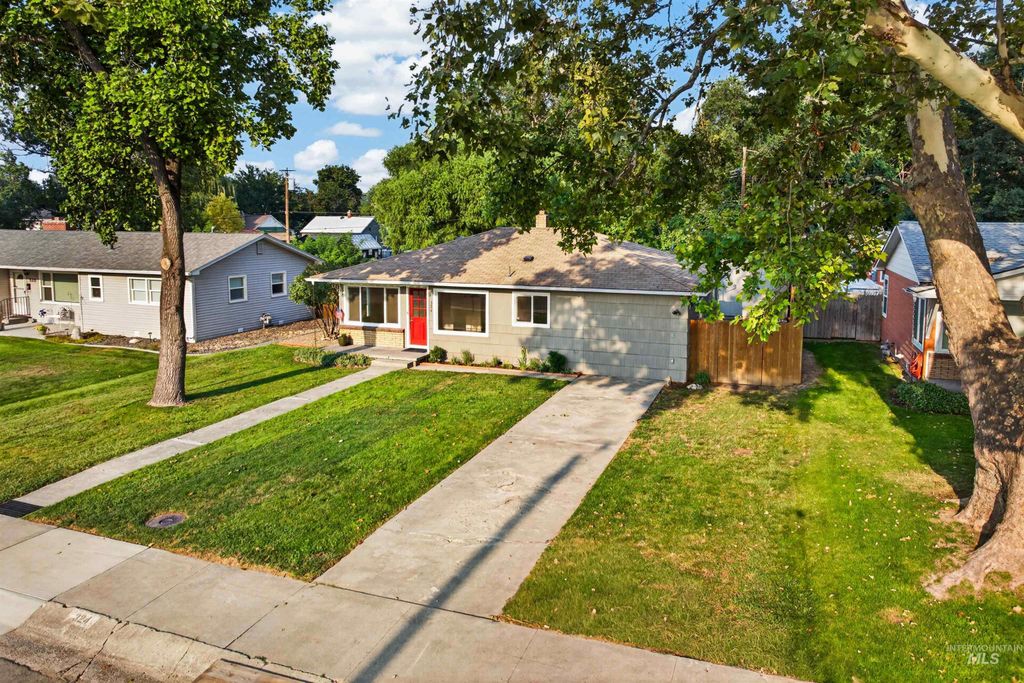 324 S Pine St, Nampa, ID 83686 photo 5