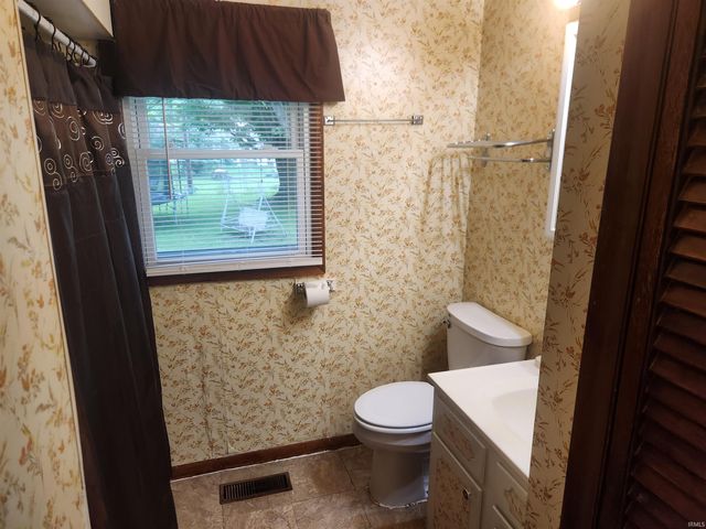325 Les Drive, Chandler, IN 47610