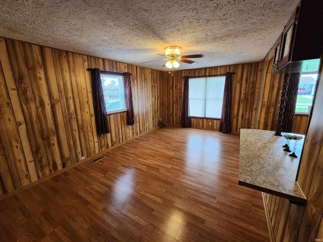 325 Les Drive, Chandler, IN 47610