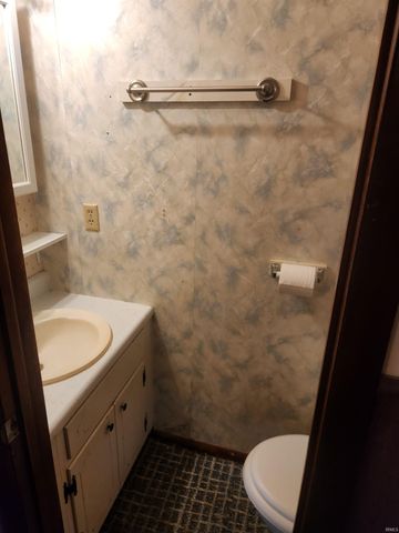 325 Les Drive, Chandler, IN 47610