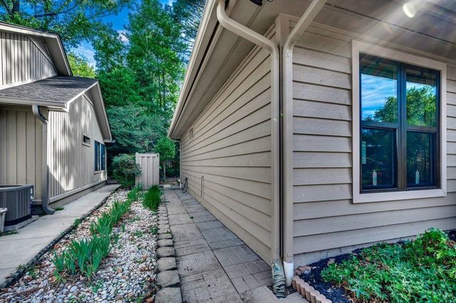 109 Hickory Dr., Conway, SC 29526