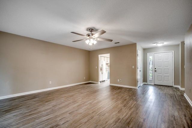 109 Hickory Dr., Conway, SC 29526