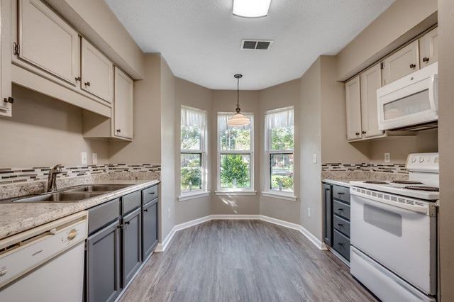 109 Hickory Dr., Conway, SC 29526