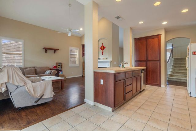 5610 Coloma Ct, Riverbank, CA 95367