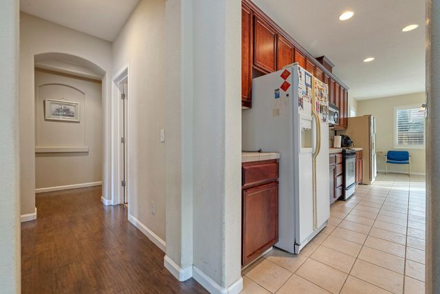 5610 Coloma Ct, Riverbank, CA 95367