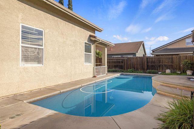 5610 Coloma Ct, Riverbank, CA 95367