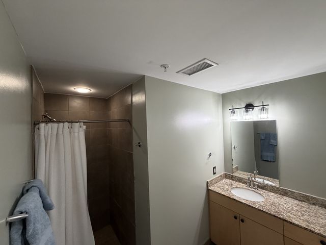 1101 18th Ave S Apt 206, Nashville, TN 37212