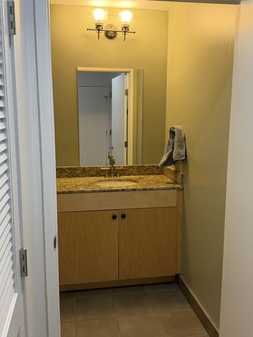 1101 18th Ave S Apt 206, Nashville, TN 37212