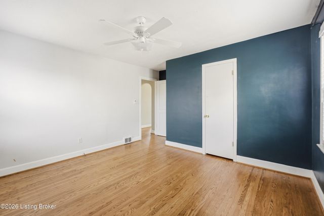 2517 Bradley Ave, Louisville, KY 40217