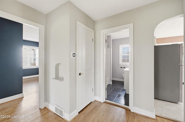 2517 Bradley Ave, Louisville, KY 40217