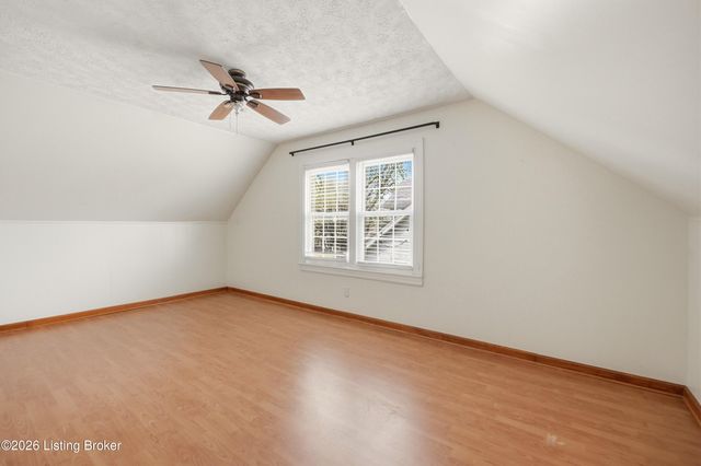 2517 Bradley Ave, Louisville, KY 40217