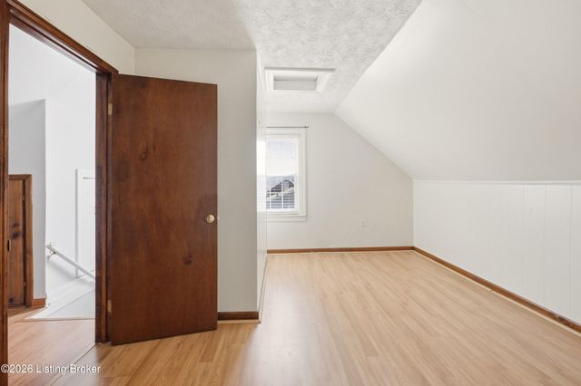 2517 Bradley Ave, Louisville, KY 40217