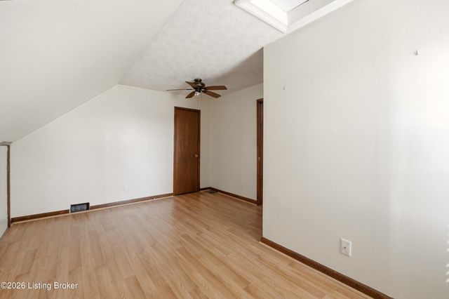 2517 Bradley Ave, Louisville, KY 40217