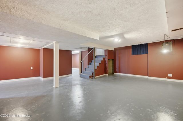 2517 Bradley Ave, Louisville, KY 40217