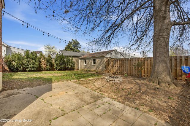 2517 Bradley Ave, Louisville, KY 40217