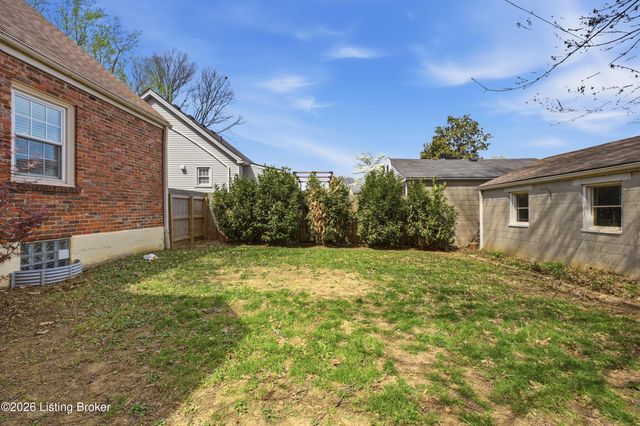 2517 Bradley Ave, Louisville, KY 40217