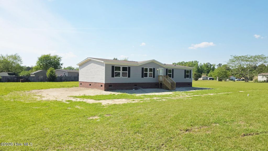 66 Turkey Creek Road, Rocky Point, NC 28457