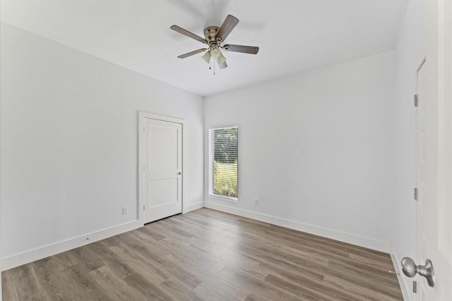 365 Road 5605, Cleveland, TX 77327