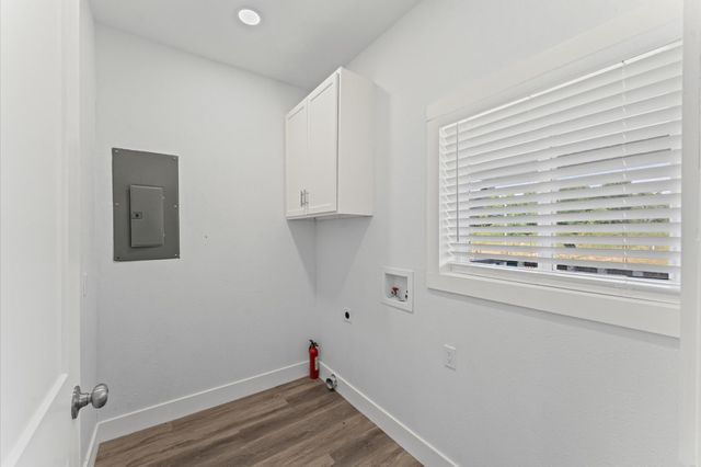 365 Road 5605, Cleveland, TX 77327