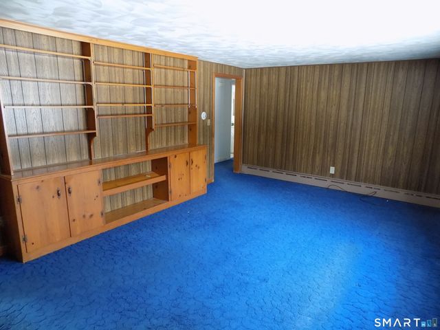 133 Weymouth Road, Enfield, CT 06082